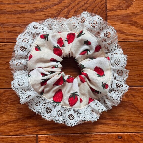 Handmade Lace Trim Scrunchie! - Picture 1 of 1